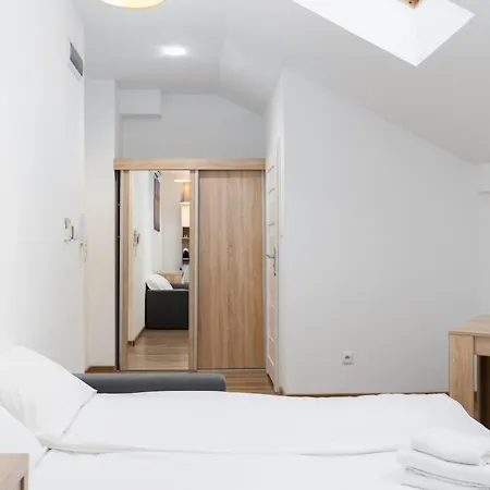 Bosacka Downtown By Bookinghost * Cracovia