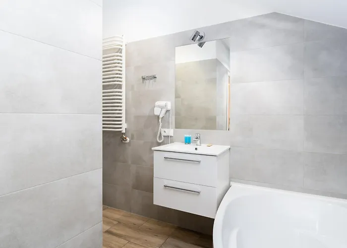 Bosacka Downtown By Bookinghost