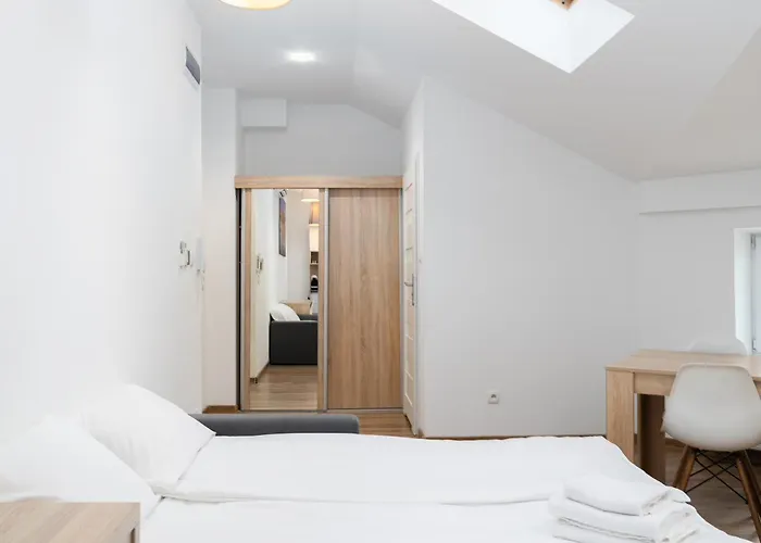 Bosacka Downtown By Bookinghost * Krakow