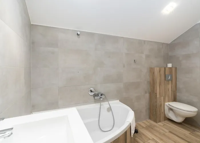 Bosacka Downtown By Bookinghost * Krakow